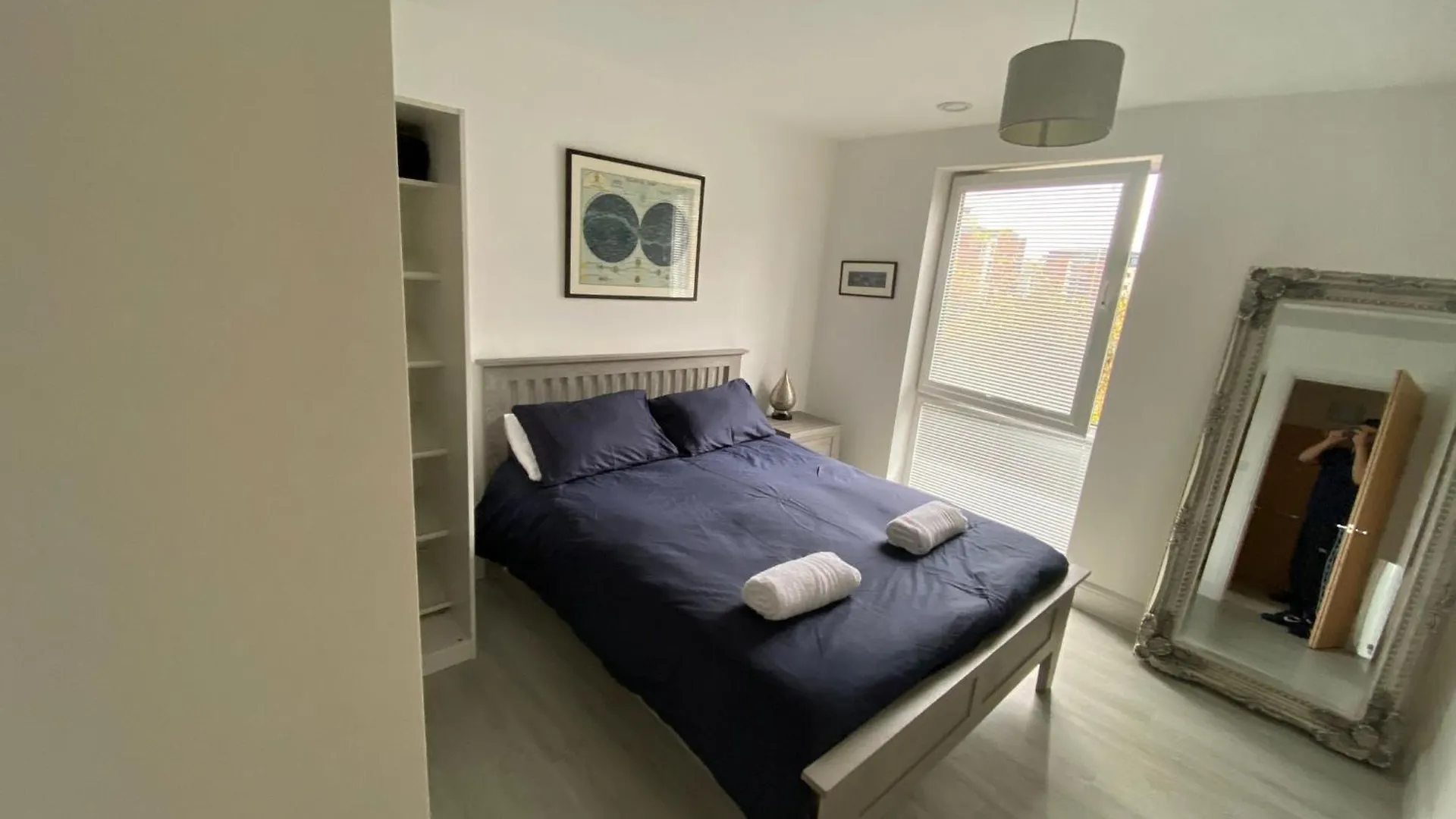 Spacious, Bright Apartment Cardiff