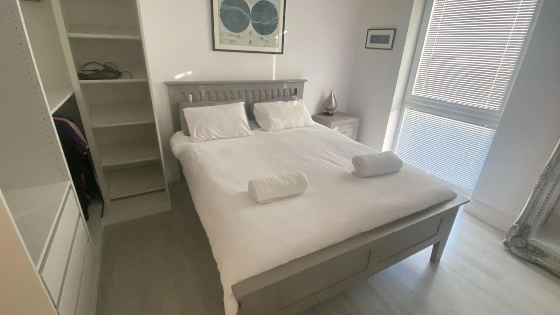 Spacious, Bright Apartment Cardiff 0*,  Wielka Brytania