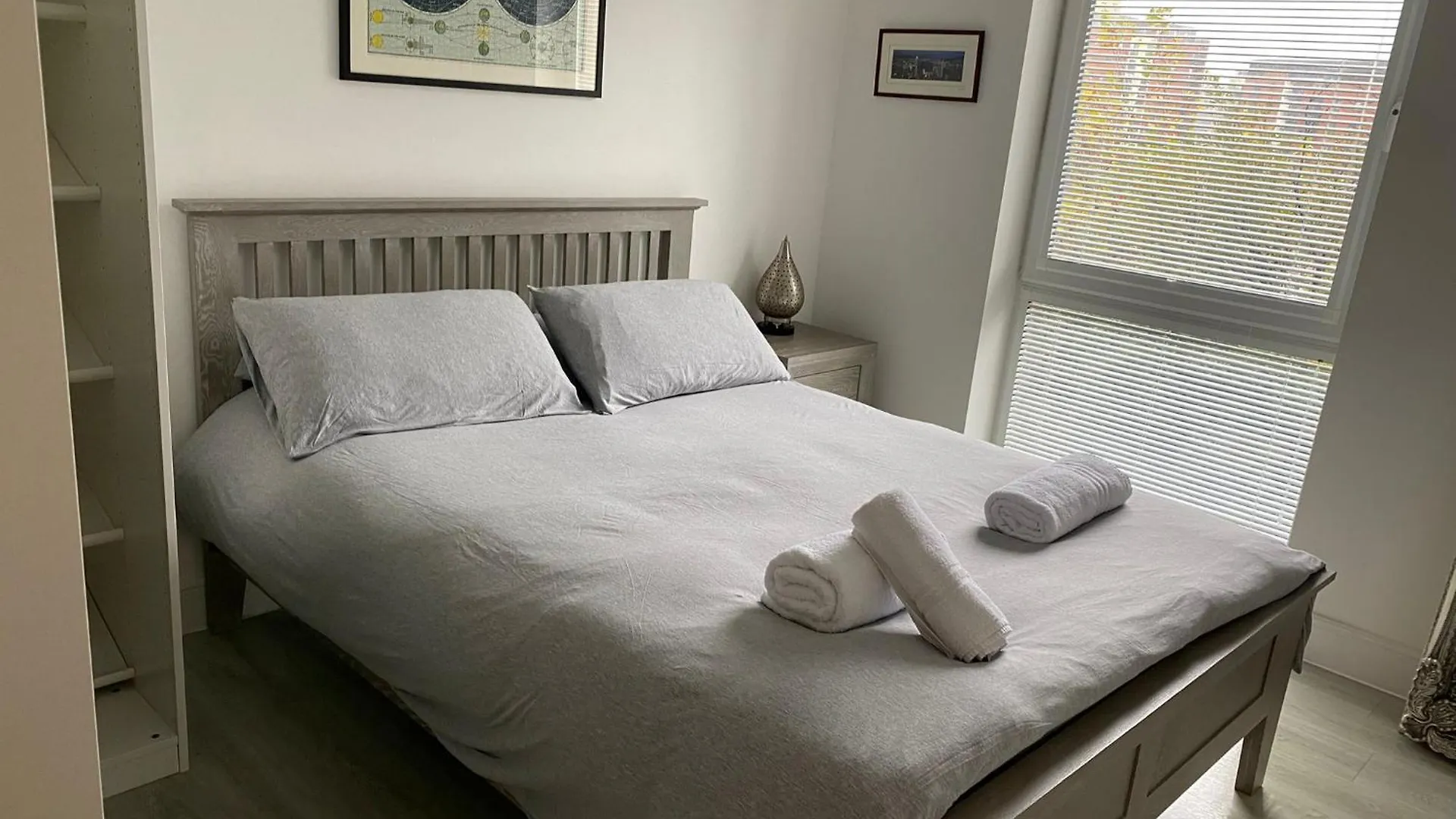 Spacious, Bright Apartment Cardiff